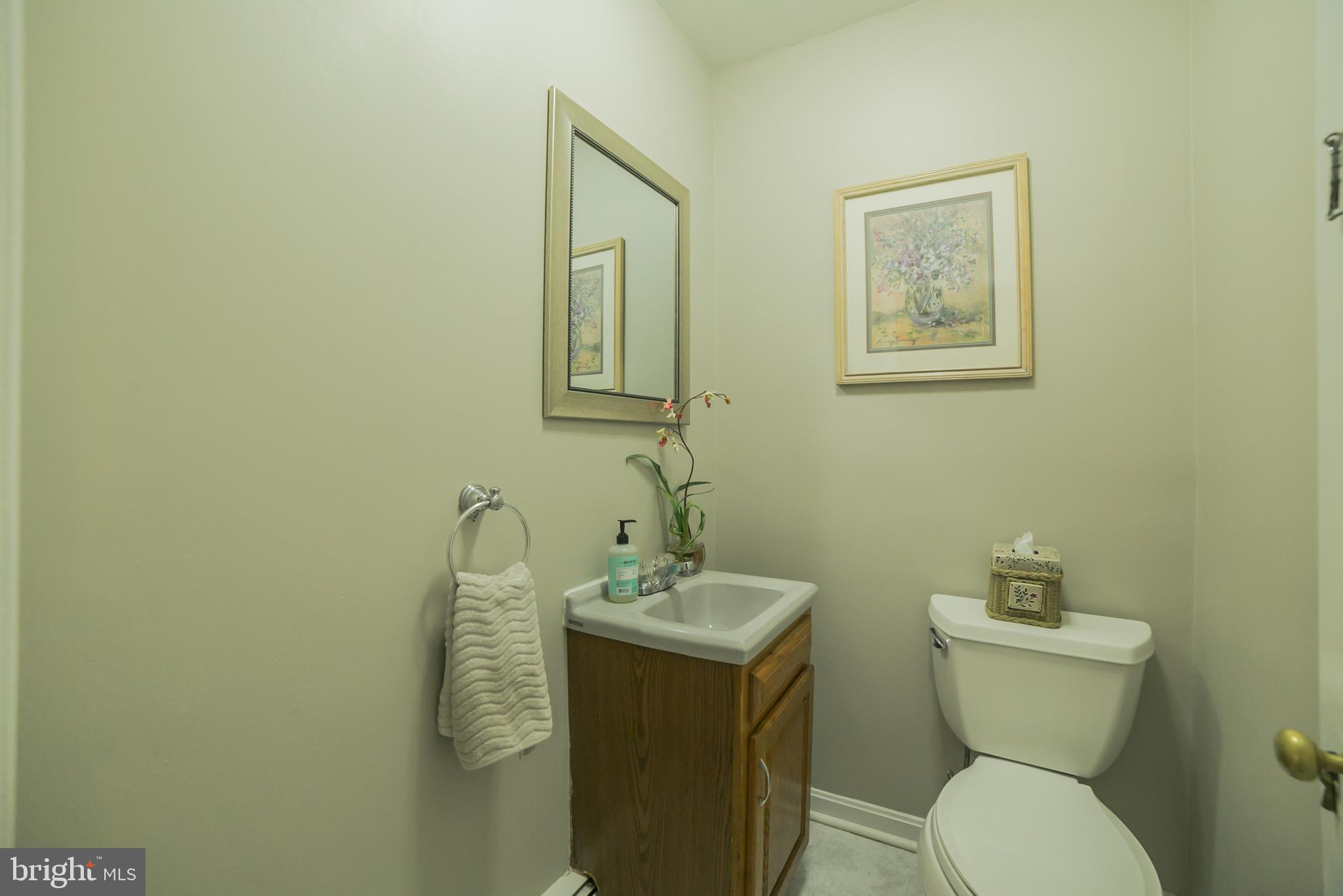 515 Country Club Road Phoenixville, PA 19460 - Photo 15 of 30 First floor Powder Room