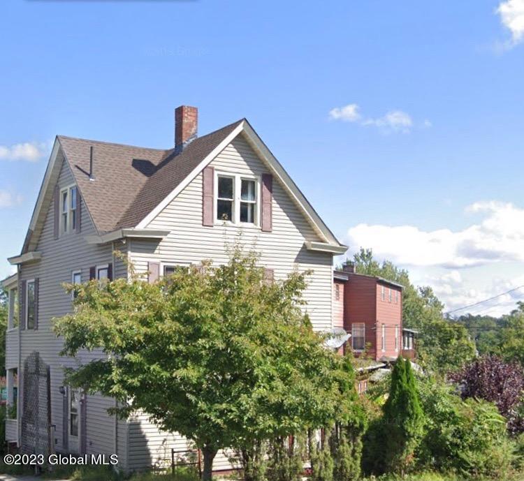 114 Maple Ave Unit 2