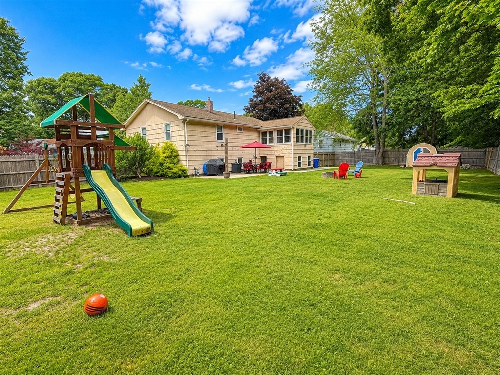174 Damon Road Rockland, MA 02370 - Photo 4 of 22