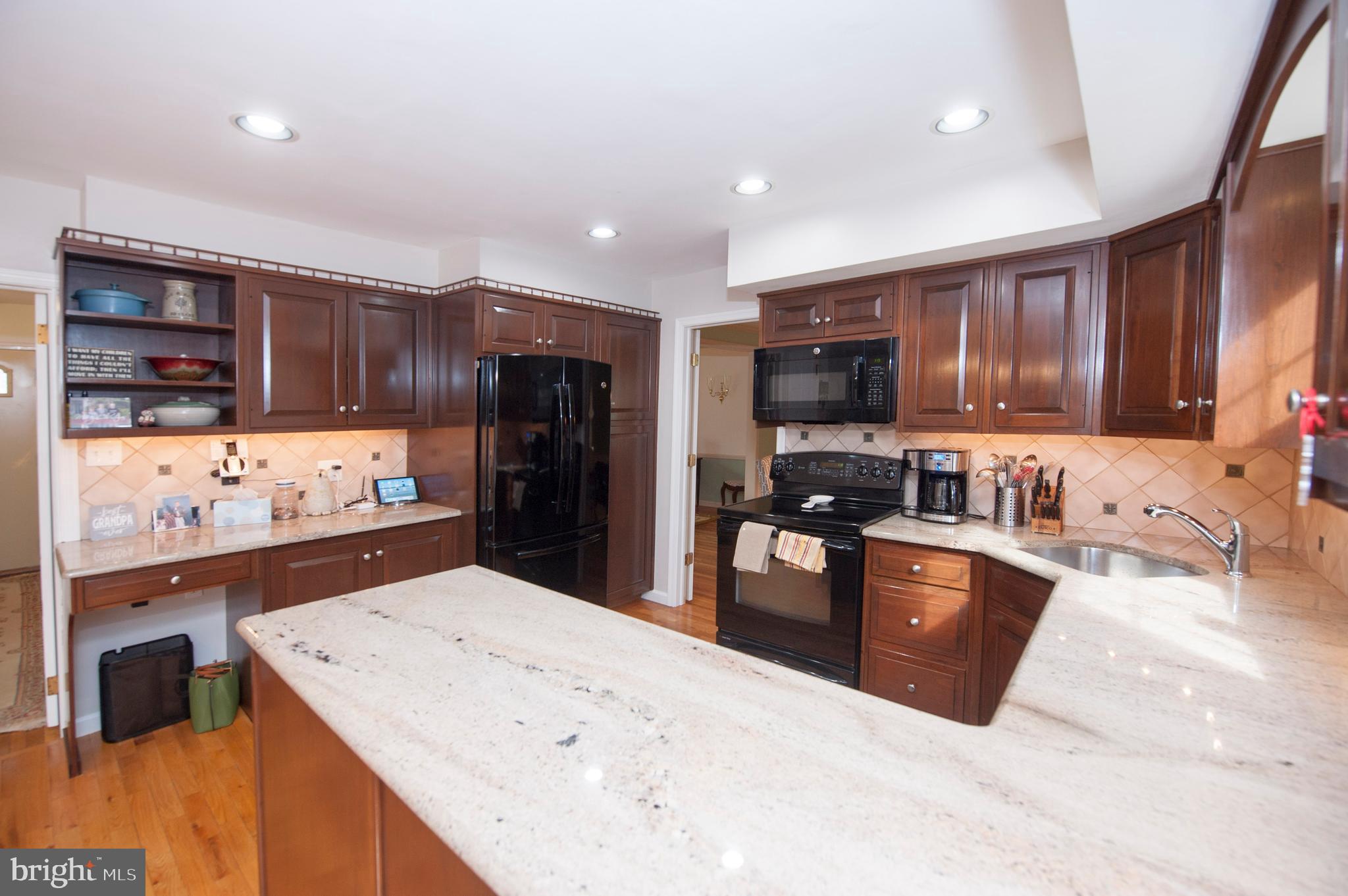 305 Arden Road Conshohocken, PA 19428 - Photo 6 of 25 Gallery Image 6