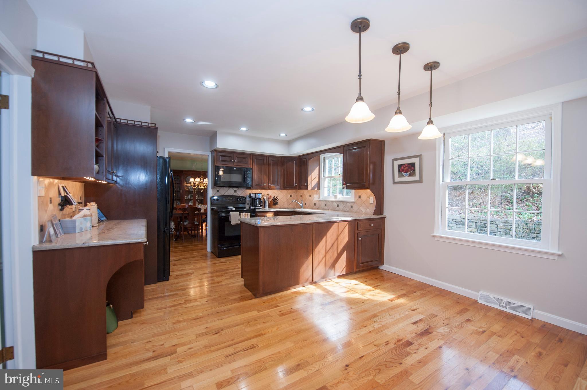 305 Arden Road Conshohocken, PA 19428 - Photo 7 of 25 Gallery Image 7