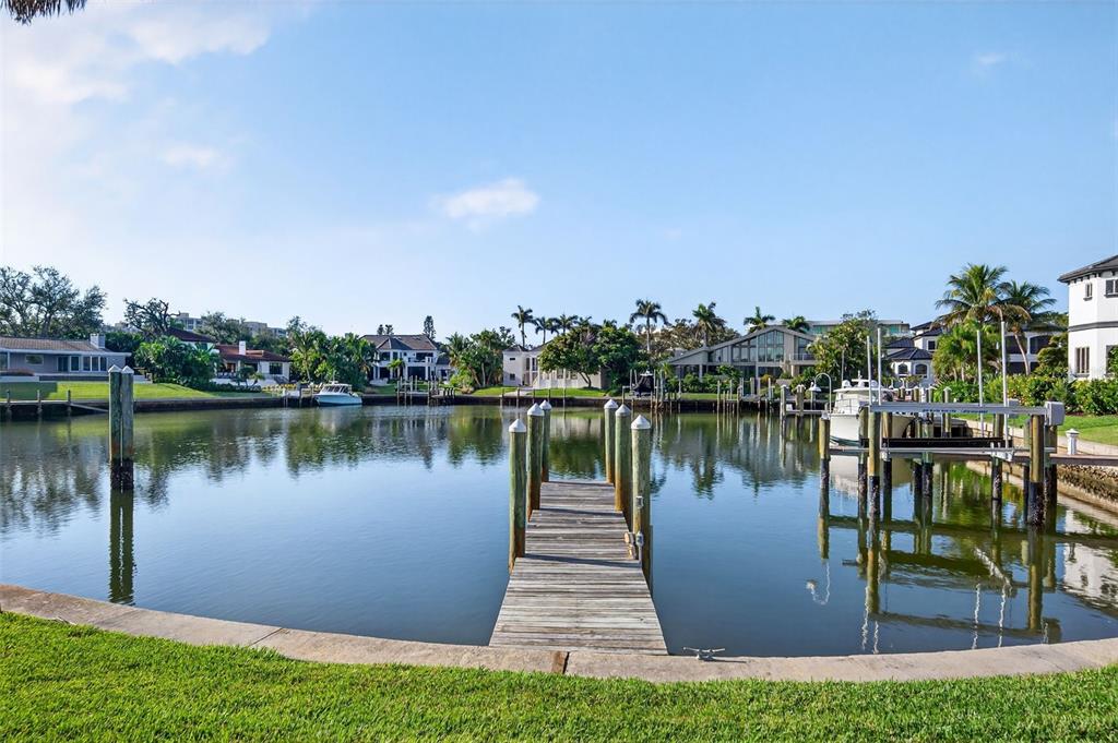 1571 Harbor Cay Lane Longboat Key, FL 34228 - Photo 65 of 93