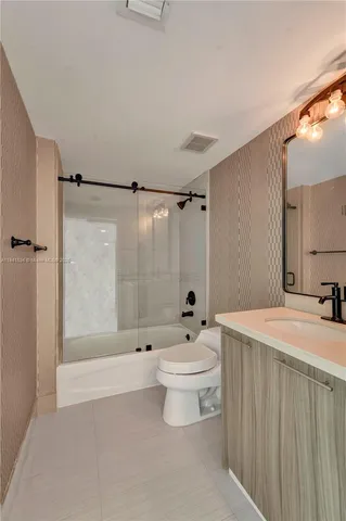 $8,000 | 6700 Indian Creek Drive, Unit 1502, Miami Beach, FL 33141