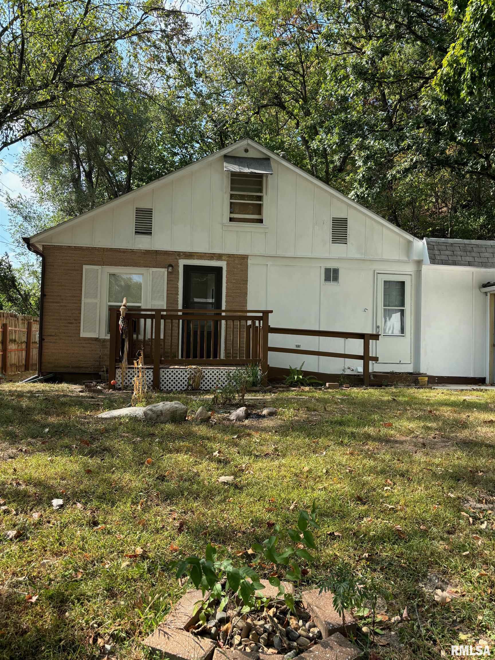 717 Bloomington Road East Peoria, IL 61611 - Photo 1 of 9 Gallery Image 1