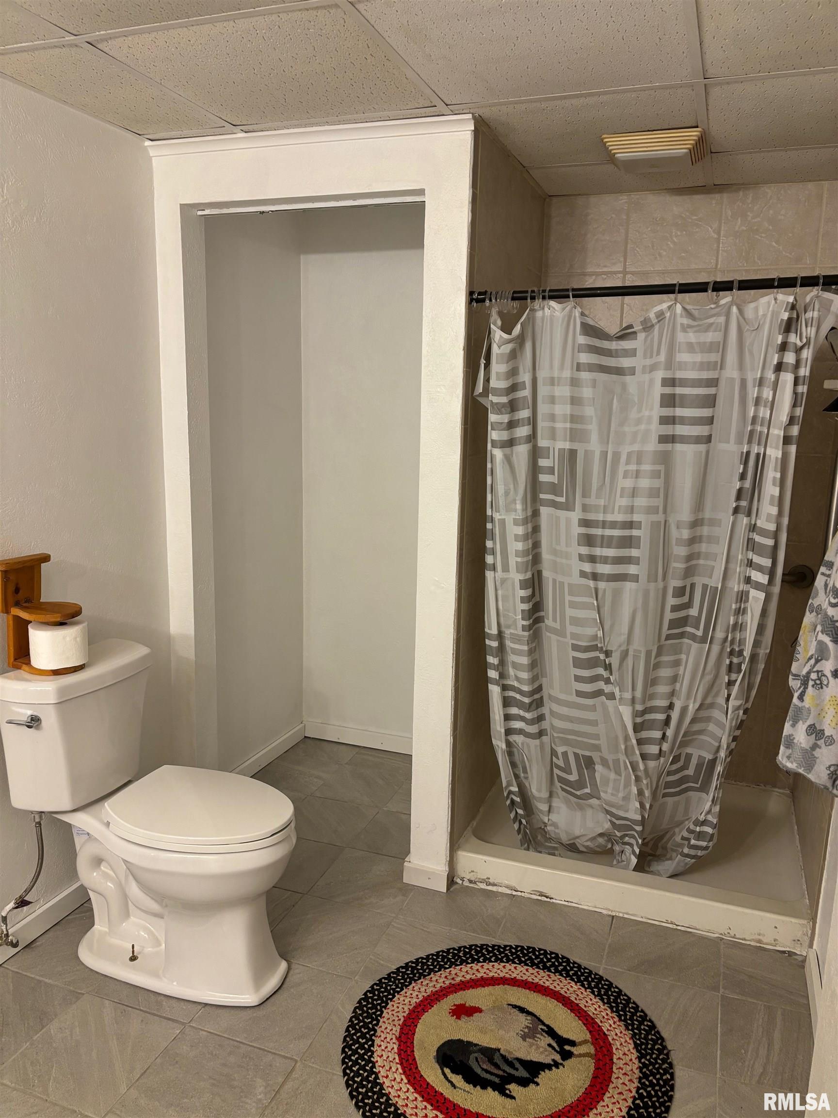 717 Bloomington Road East Peoria, IL 61611 - Photo 7 of 9 Gallery Image 7