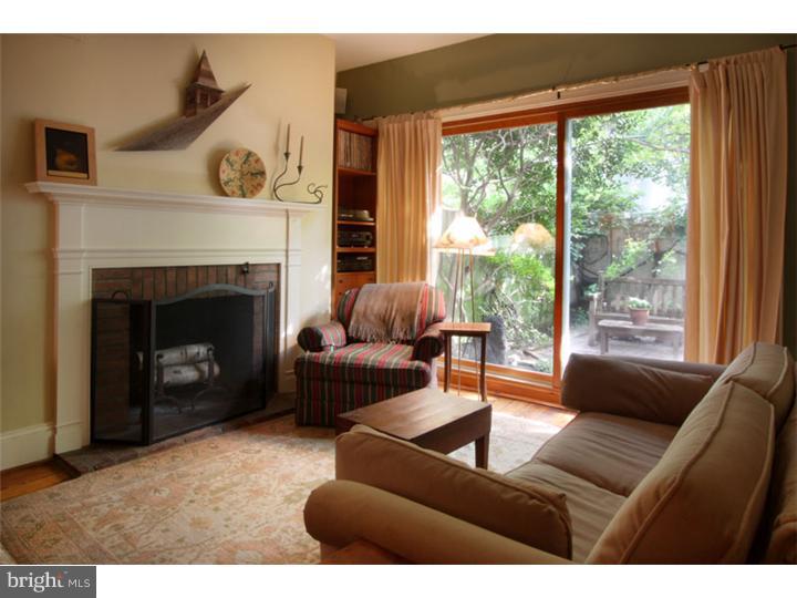 1704 Addison Street Philadelphia, PA 19146 - Photo 3 of 16 Living Room