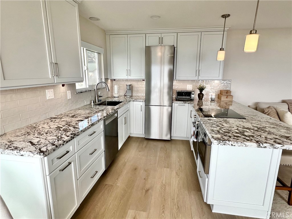 240 Moss Street, Unit 15 Laguna Beach, CA 92651 - Photo 5 of 18