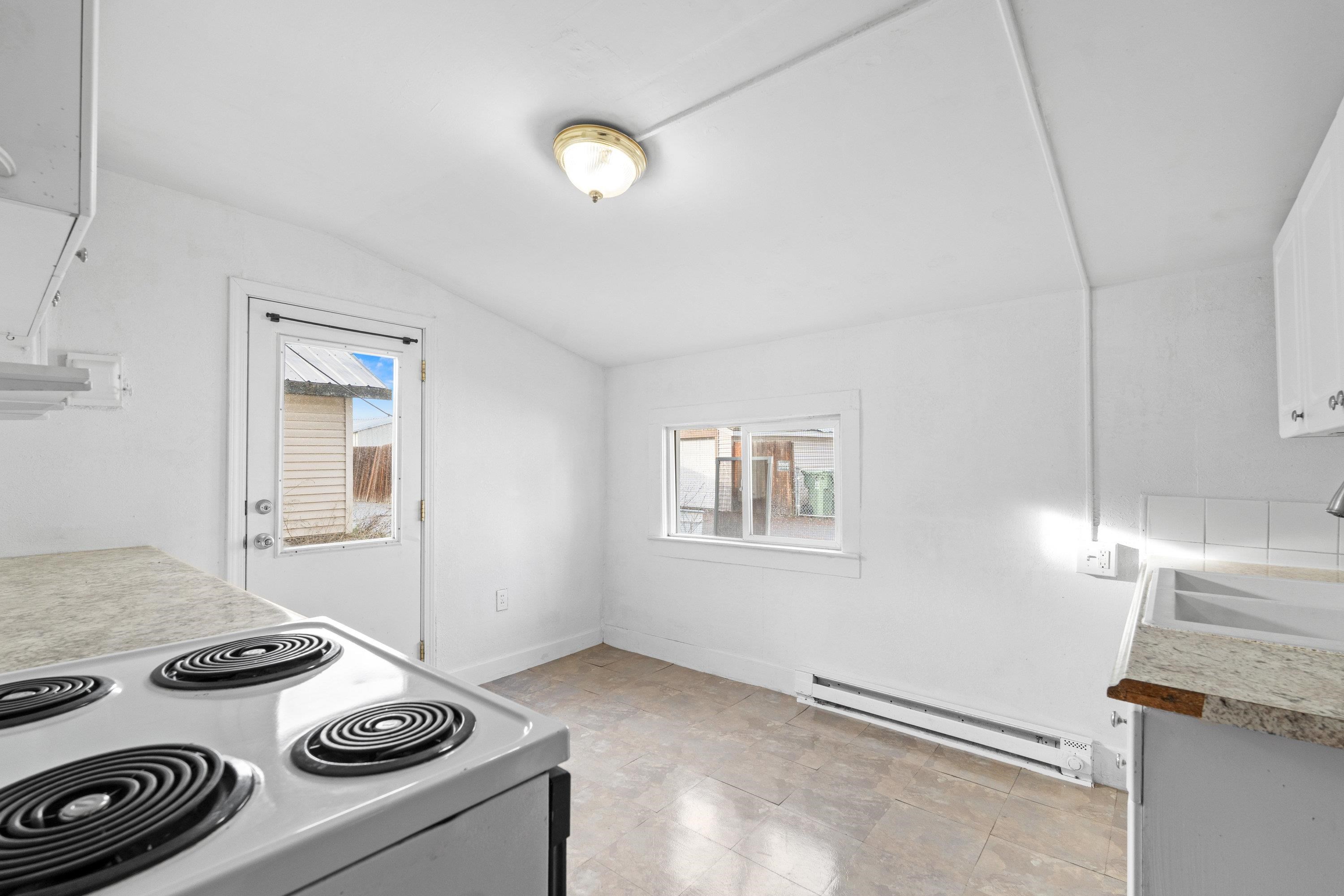 5007 North Altamont Street Spokane, WA 99217 - Photo 9 of 39