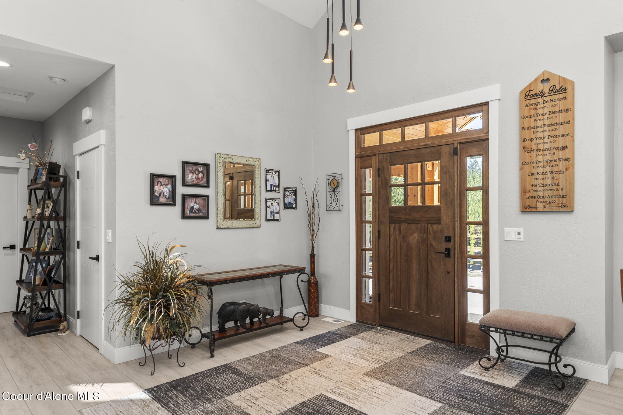 19643 West Treend Road Post Falls, ID 83854 - Photo 12 of 57 9-web-or-mls-Entryway-1