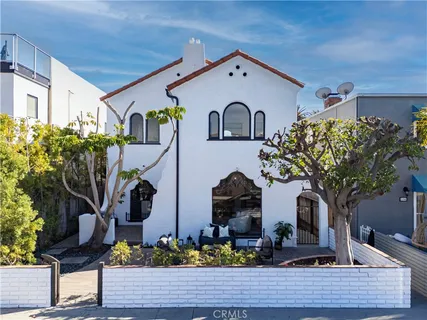 $1,835,000 | 108 Roycroft Avenue, Long Beach, CA 90803