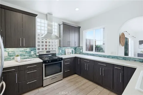 $1,835,000 | 108 Roycroft Avenue, Long Beach, CA 90803