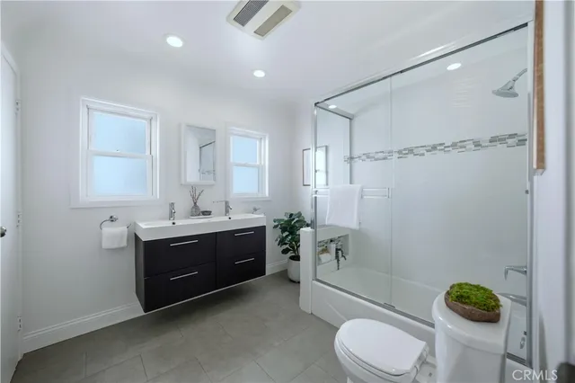 $1,835,000 | 108 Roycroft Avenue, Long Beach, CA 90803