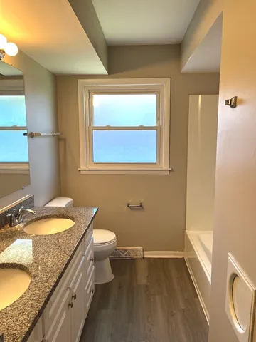 $271,000 | 17120 University Avenue, South Holland, IL 60473