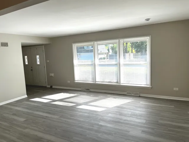 $271,000 | 17120 University Avenue, South Holland, IL 60473