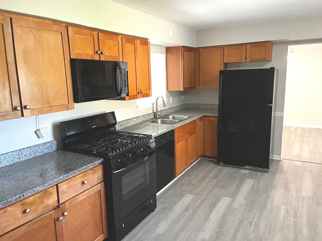 $271,000 | 17120 University Avenue, South Holland, IL 60473