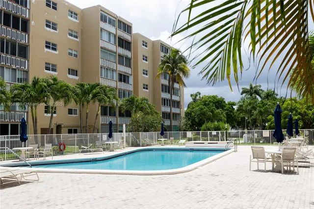 $199,000 | 619 Northeast 14th Avenue, Unit 507, Hallandale Beach, FL 33009