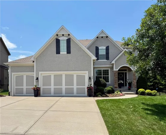 $575,000 | 988 Southwest Perth Shire Drive, Lee's Summit, MO 64081