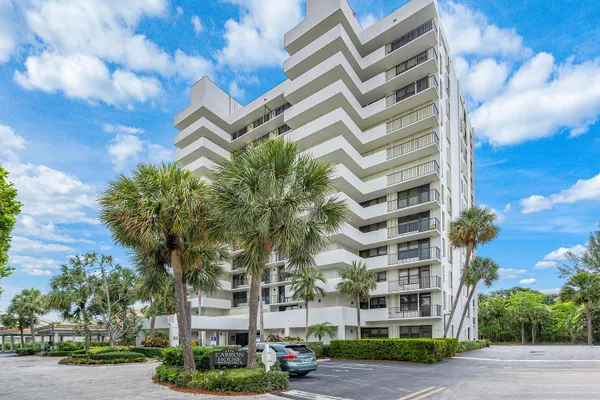 $825,000 | 4600 South Ocean Boulevard, Unit 602, Highland Beach, FL 33487