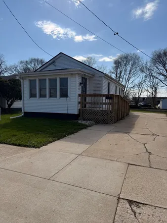 $94,900 | 242 South Harrison Avenue, South Beloit, IL 61080
