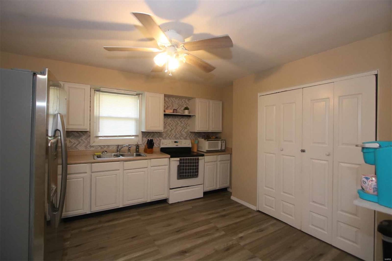 7302 Montclair Avenue Godfrey, IL 62035 - Photo 11 of 19