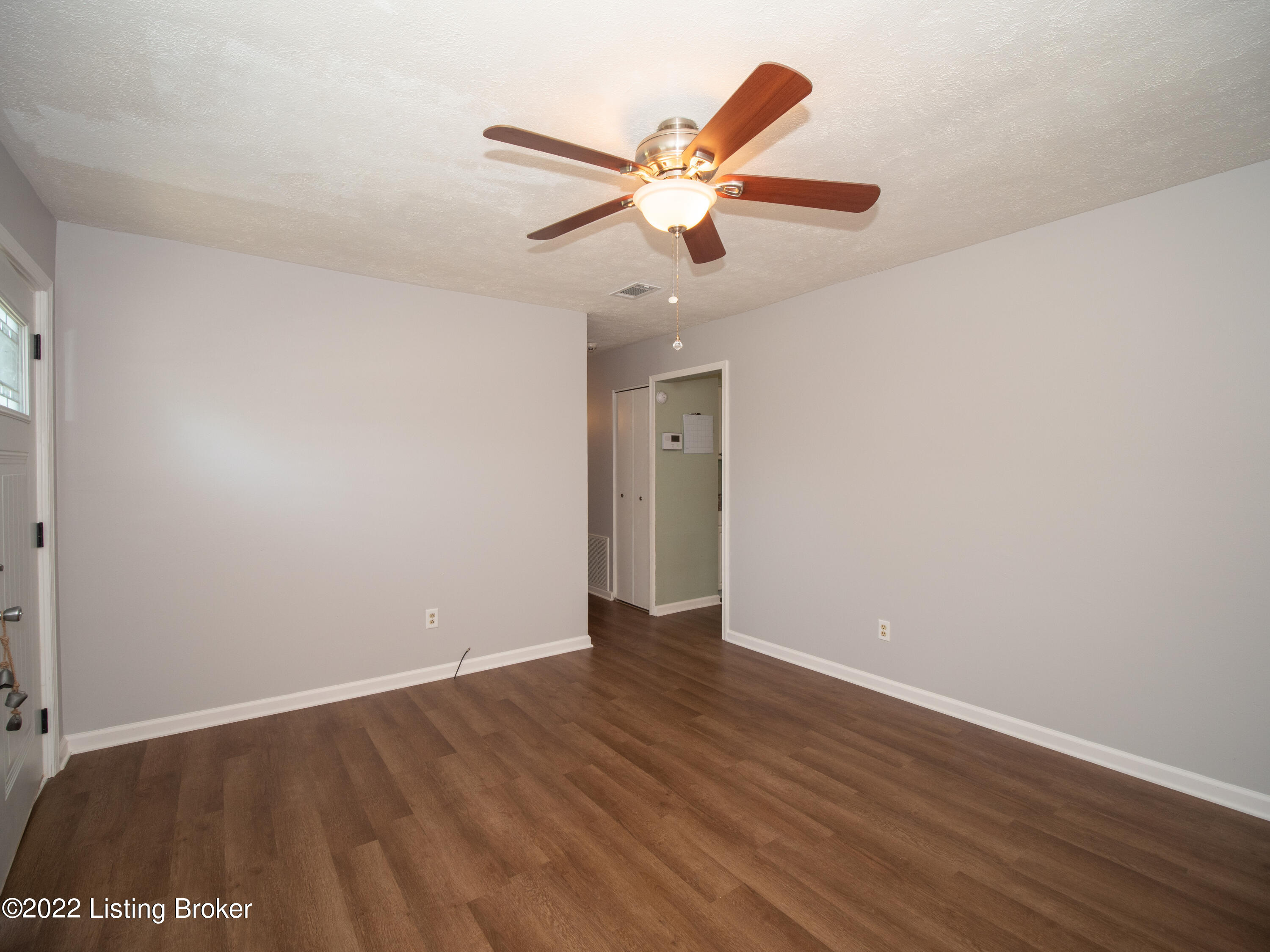 9613 Maple Road Louisville, KY 40229 - Photo 8 of 24 9613 Maple Road-4