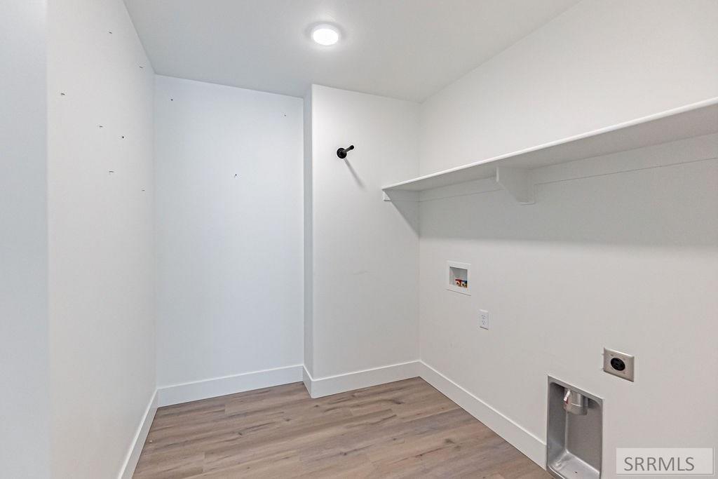 388 Church Street Ammon, ID 83401 - Photo 29 of 44 Laundry Room