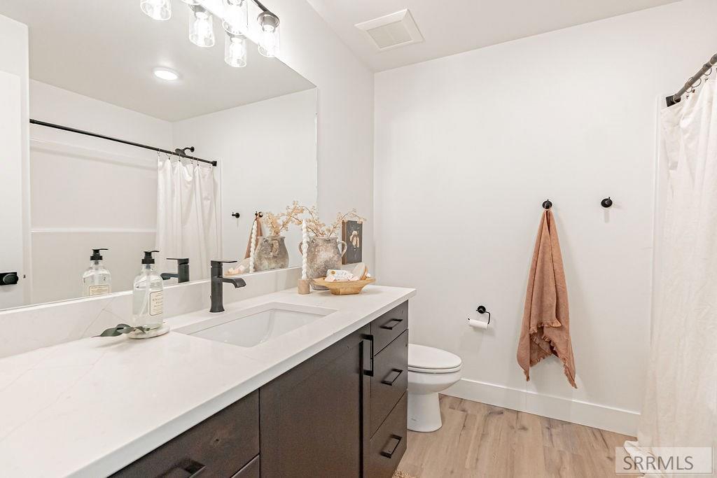 388 Church Street Ammon, ID 83401 - Photo 33 of 44 Full bath (2nd level)