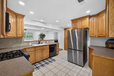 $260,000 | 6828 Greenlee Street, Fort Worth, TX 76112