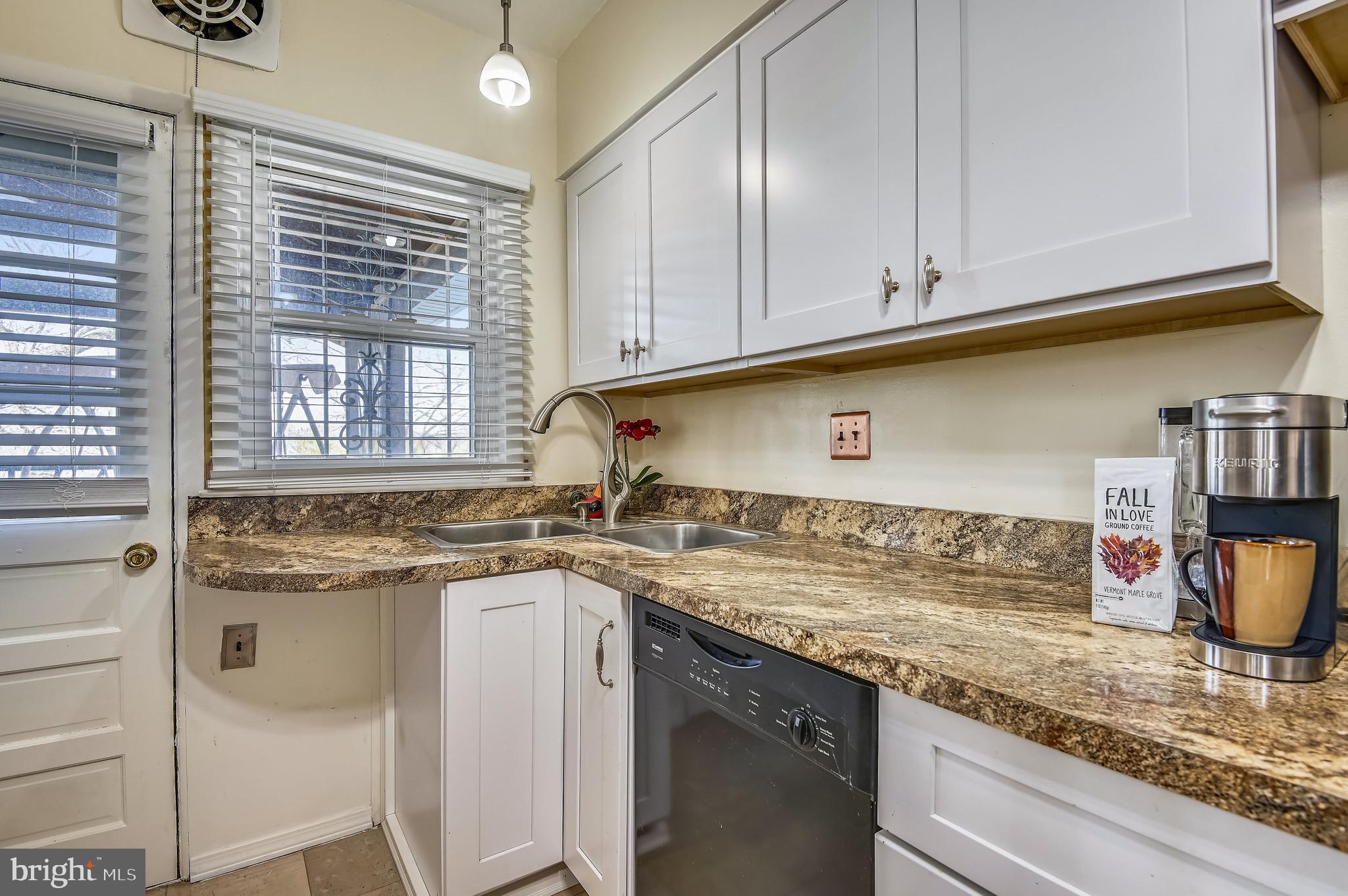 4816 Coleherne Road Baltimore, MD 21229 - Photo 15 of 44 Kitchen
