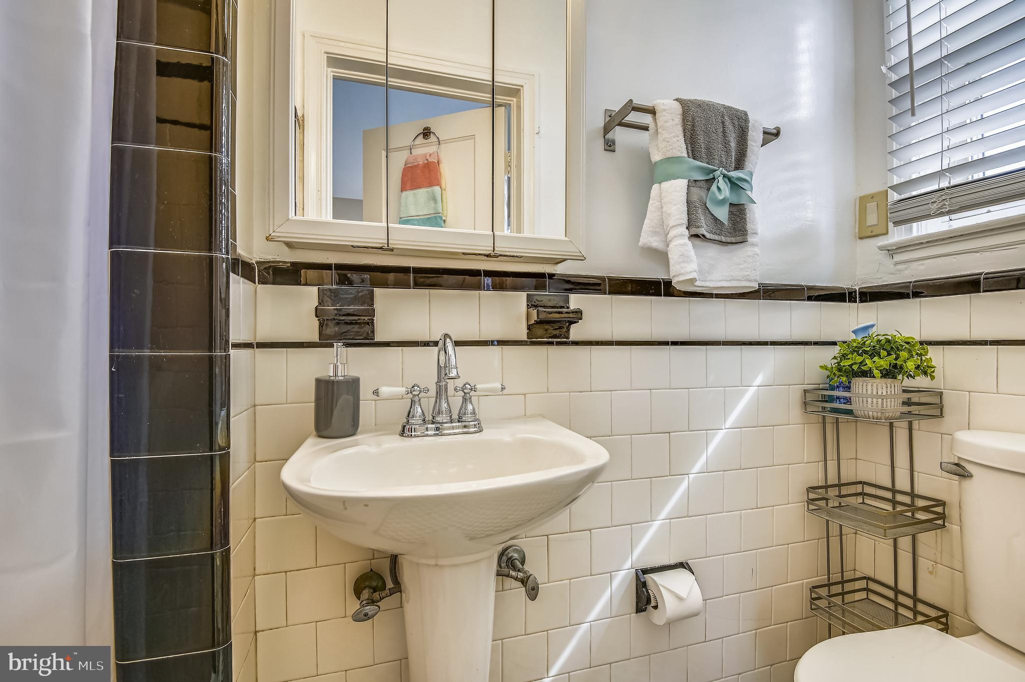 4816 Coleherne Road Baltimore, MD 21229 - Photo 24 of 44 En Suite Off Primary Bedroom