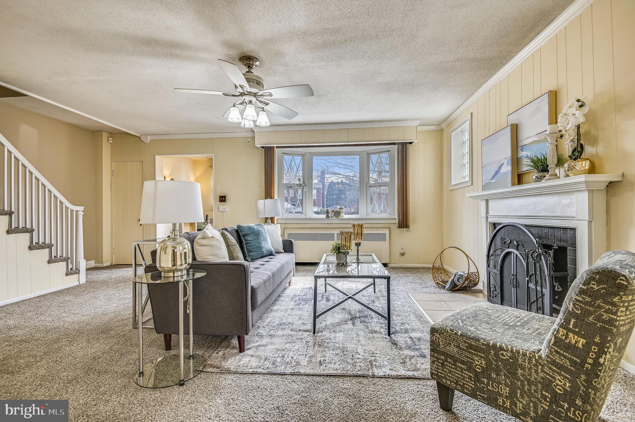 4816 Coleherne Road Baltimore, MD 21229 - Photo 4 of 44 Living Room