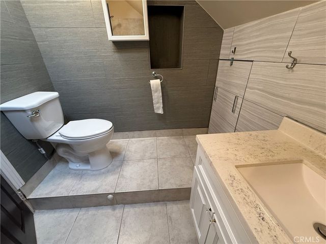 $2,300 | 521 Fischer Street, Glendale, CA 91205