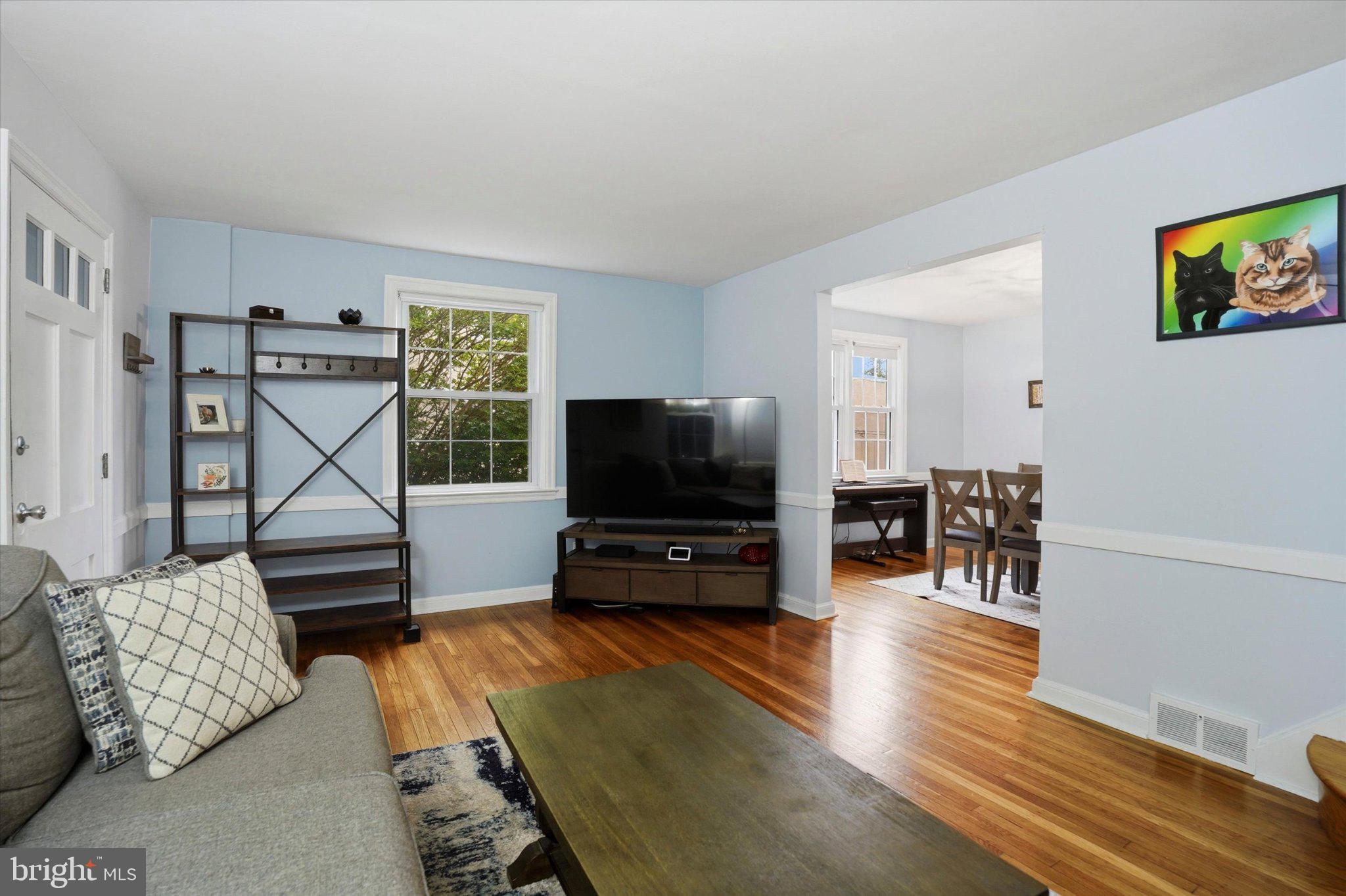 2316 Kenilworth Road Ardmore, PA 19003 - Photo 4 of 25 Bright and inviting living space.