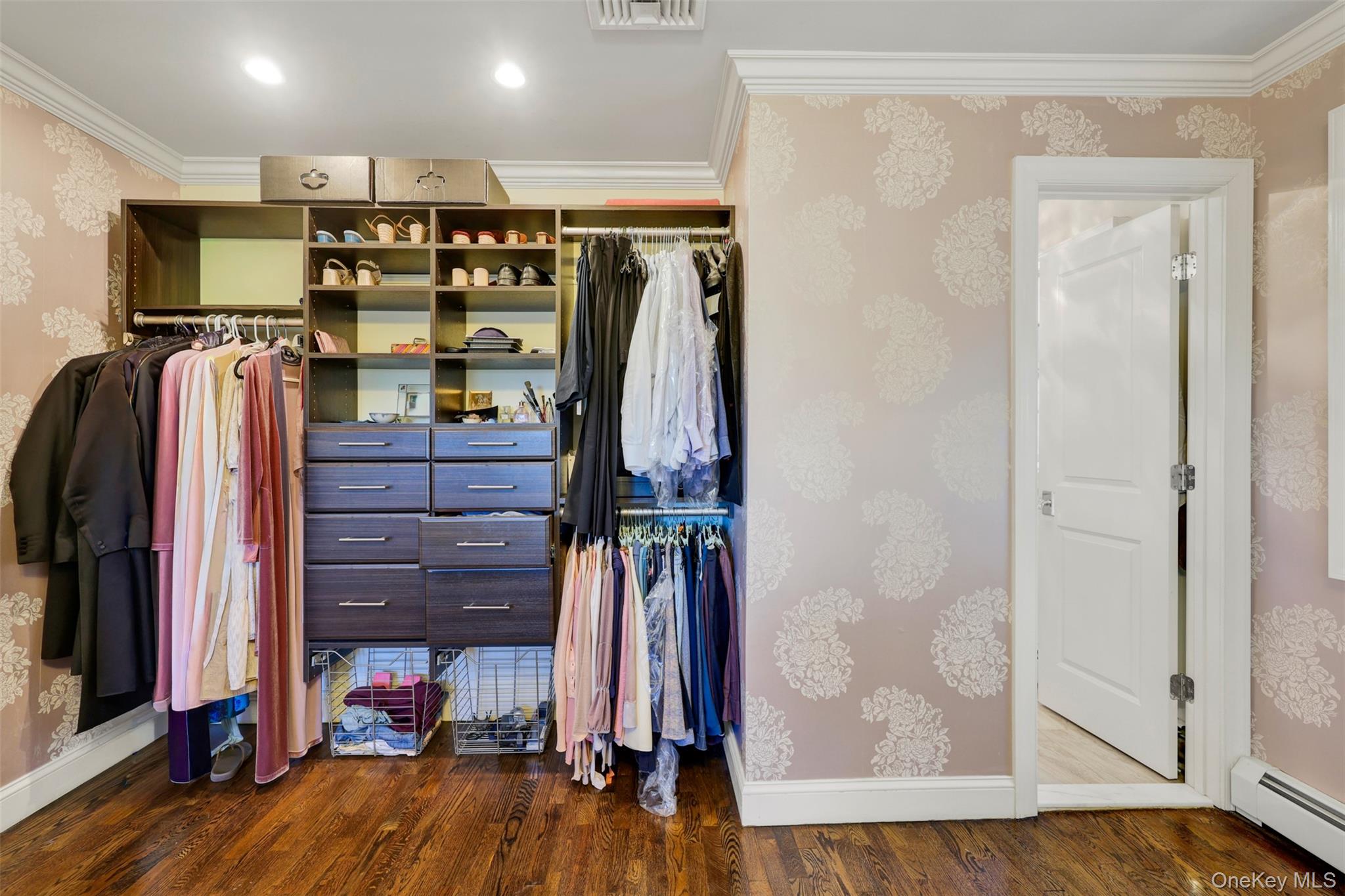 3 Kakiat Lane Spring Valley, NY 10977 - Photo 23 of 44 a view of a room with gym equipment