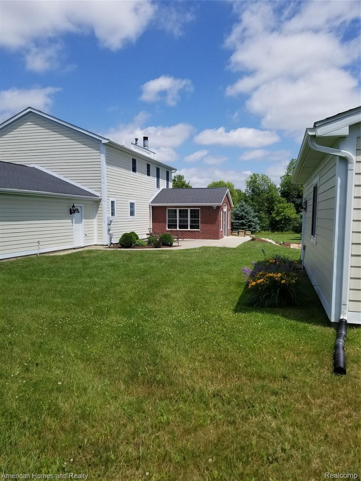 3073 Bolton Road Lapeer, MI 48446 - Photo 5 of 42 Side view