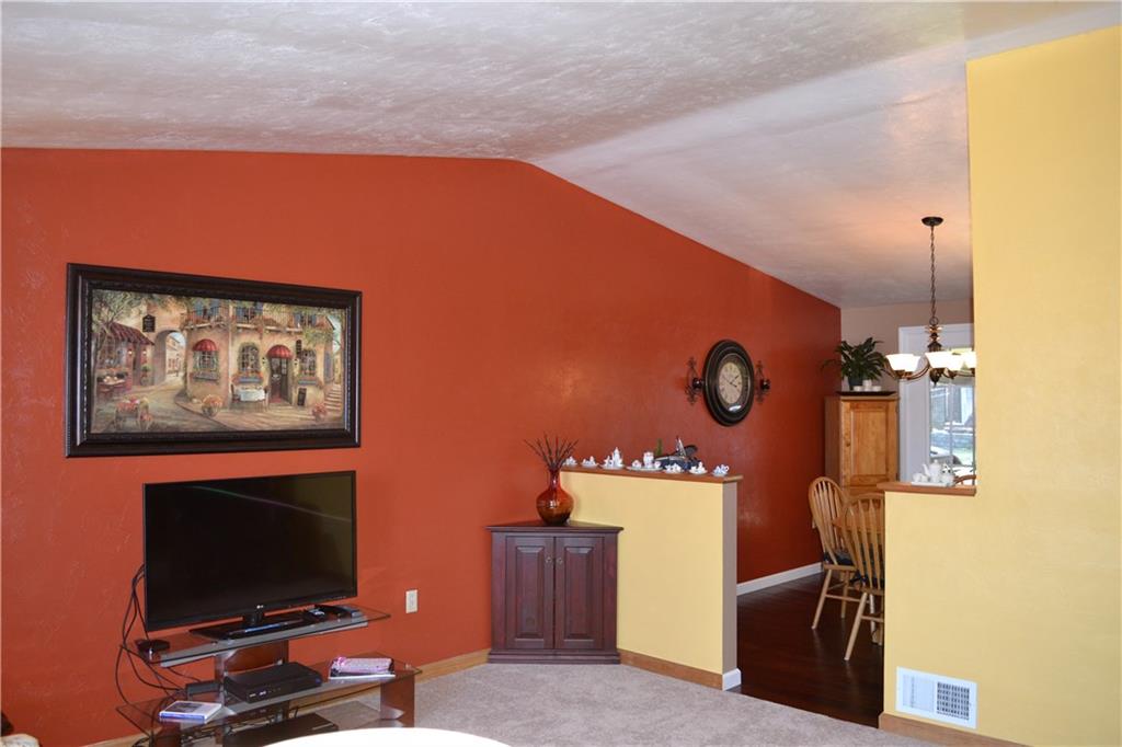 60 Windcrest Drive Cecil, PA 15321 - Photo 14 of 25 Open Concept Living!