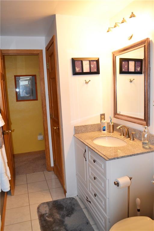 60 Windcrest Drive Cecil, PA 15321 - Photo 20 of 25 Spacious hall bath.