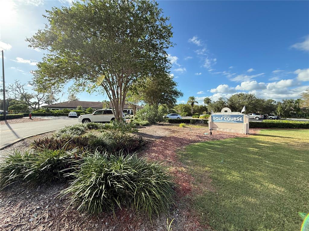 12200 Vonn Road, Unit 2105 Largo, FL 33774 - Photo 35 of 37 a view of a park with large trees
