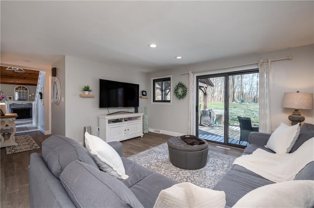 2020 Kentucky Lane Rochester, PA 15074 - Photo 7 of 25 Gallery Image 7