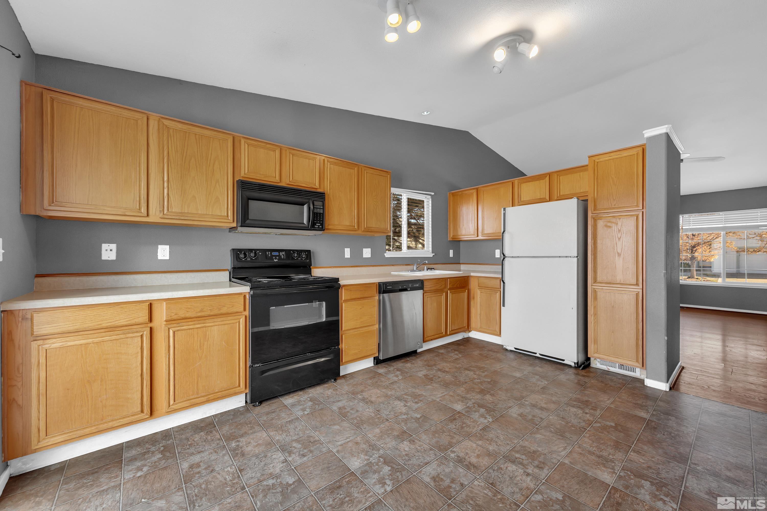 18230 Silverleaf Court Reno, NV 89508 - Photo 13 of 18 Photo 13