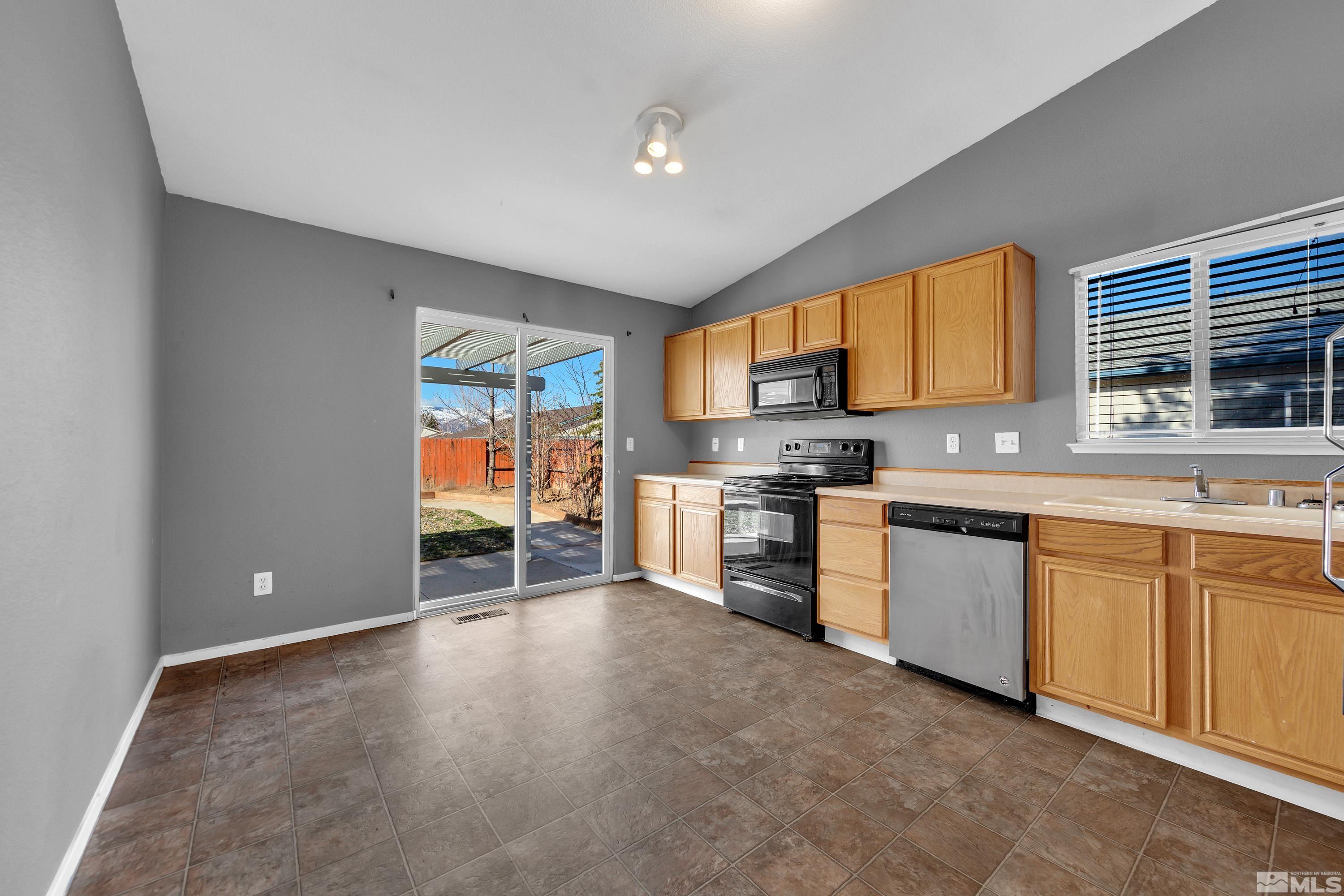 18230 Silverleaf Court Reno, NV 89508 - Photo 4 of 18 Photo 4