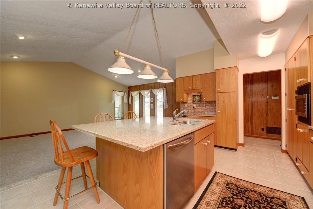 1558 Nottingham Road Charleston, WV 25314 - Photo 10 of 30 Gallery Image 10