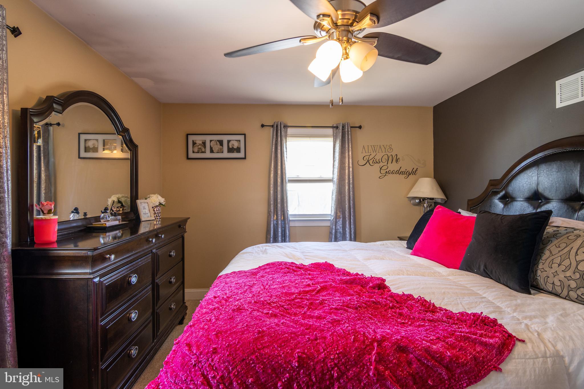 8 Holly Road Pasadena, MD 21122 - Photo 27 of 71
