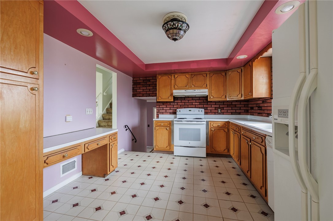 8 Castleview Drive Irondequoit, NY 14622 - Photo 10 of 28