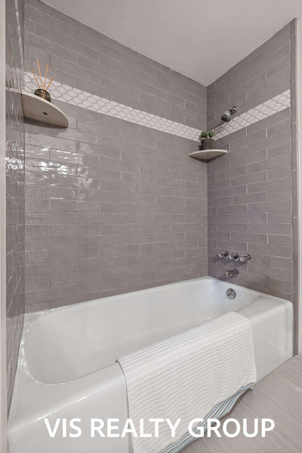 400 Lakeview Court, Unit 8B Spring Lake, MI 49456 - Photo 45 of 64 49-web-or-mls-1G1A7182
