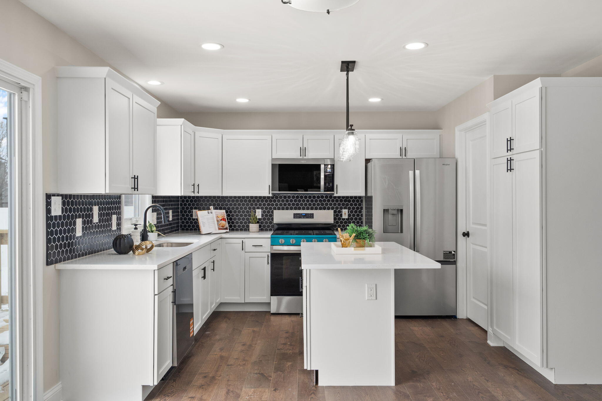 1243 Center Ross Road Crown Point, IN 46307 - Photo 5 of 33 2048x1365