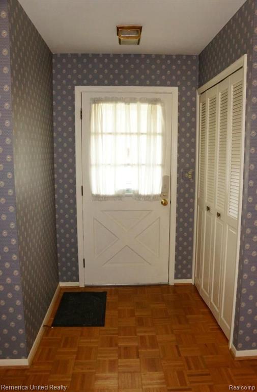 29700 Fox Grove Road Farmington Hills, MI 48334 - Photo 3 of 48