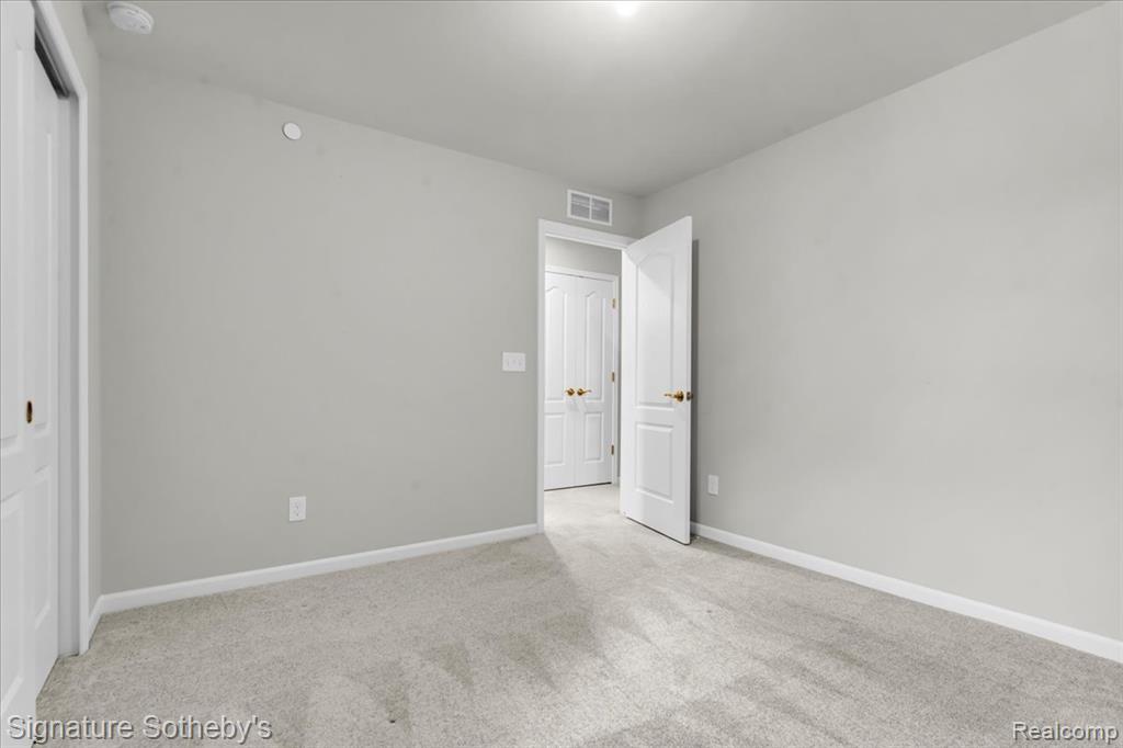 319 Strawberry Drive Rochester, MI 48307 - Photo 22 of 33