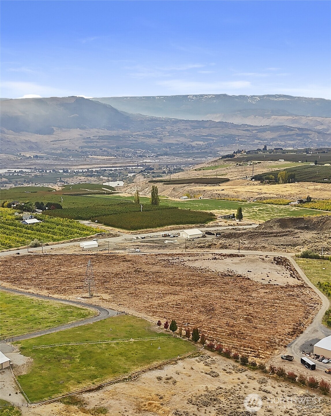 6162 Batterman Road, Unit B East Wenatchee, WA 98802 - Photo 13 of 14 a view of an ocean and beach