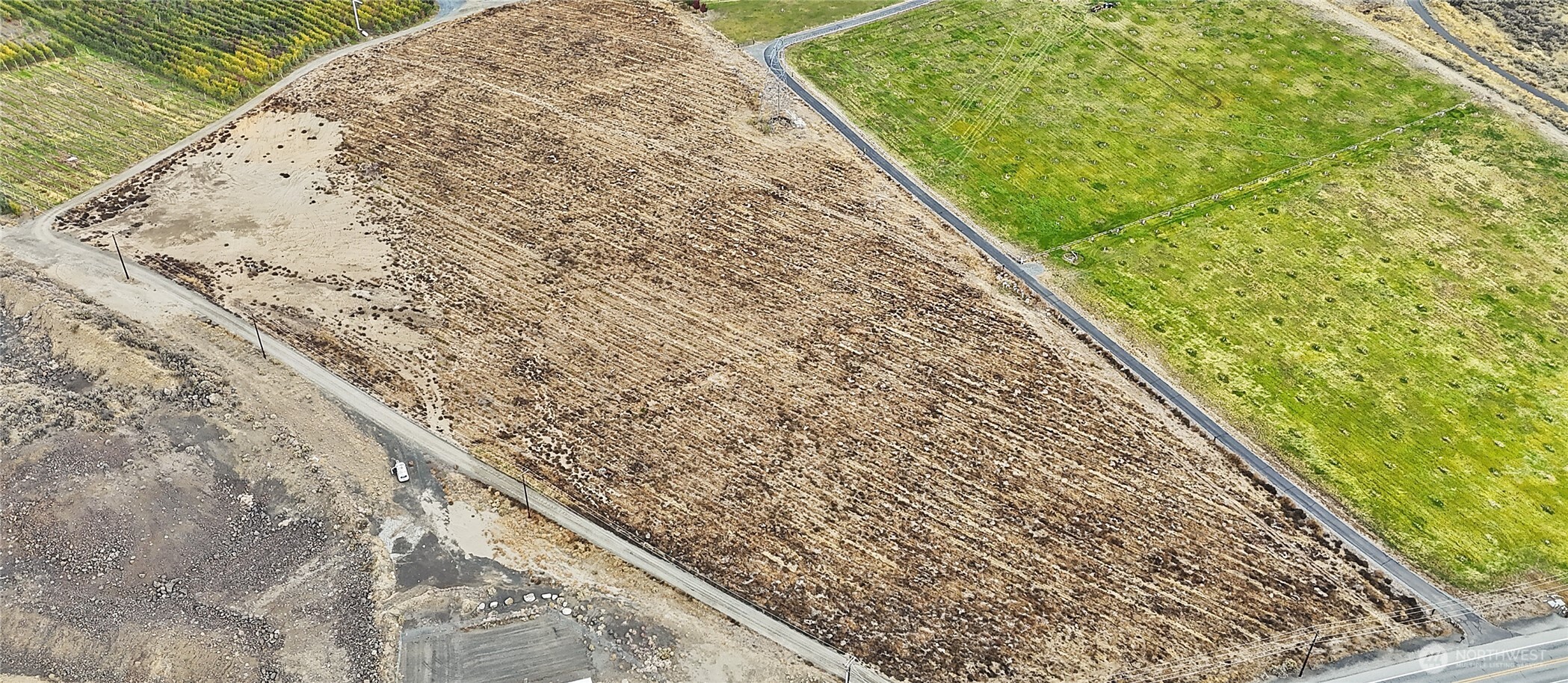 6162 Batterman Road, Unit B East Wenatchee, WA 98802 - Photo 8 of 14 a view of balcony